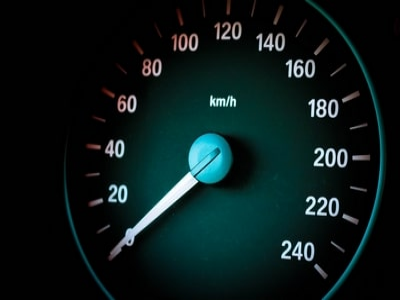 Diferențe dintre cruise control și limitatorul de viteză